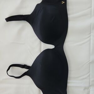VS Lined Semi Demi Wireless 34DD In Black